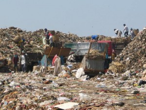 Sampah di Banda Aceh Menggunung