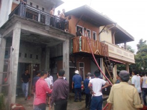 Tiga Rumah di Peuniti Terbakar