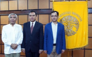 Dr. Donny Tjahja Rimbawan (baju putih), Dr. Firman Kurniawan Sujono (baju hitam) dan Dr. Guntur Freddy Prisanto baju biru (Ist)