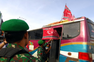 TNI dan Polri Sita Bendera Bintang Bulan