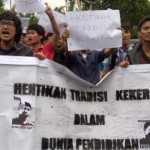 Mahasiswa demo kasus ITN (tribunnews.com)