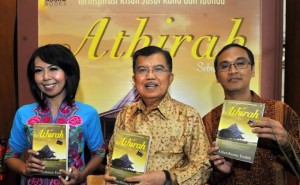 Wapres JK saat launching novel Athirah (tribunnews.com)