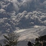 Sinabung Terus Meletus, Polisi Jaga Ketat Pintu Masuk Kaki Gunung