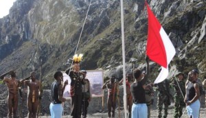 OPM Turunkan Bendera Merah Putih di Pos TNI Papua