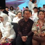 Rehat Debat, Prabowo “Cipika-Cipiki” dengan Anak dan Mantan Istrinya