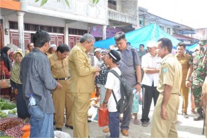 Bupati Aceh Selatan Pergoki Pelajar Minta Sumbangan di Pasar  