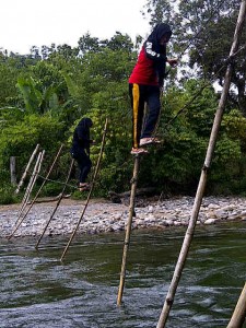 Meniti Lumpe, Jembatan Maut di Kaki Leuser