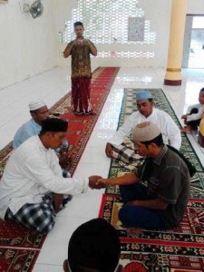 Tiba di Aceh Timur, Gunzales Peluk Agama Islam   