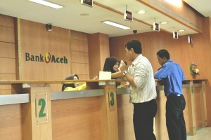 Bank Aceh makin identik dengan peternak uang. Andalkan kredit konsumtif, bunga SBI dan bunga deposito di bank lain.