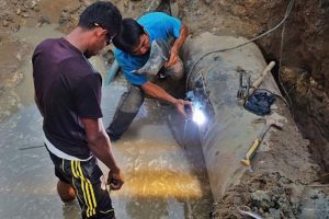 Perbaiki Pipa PDAM di Banda Aceh