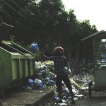 Tumpukan Sampah di Pinggir Jalan. (Foto Ghasyia MZ)