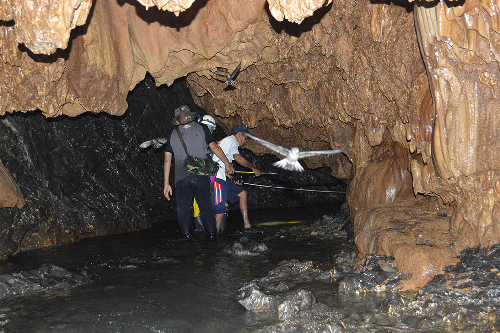 Keindahan sungai bawah tanah dalam gua Karst Kaloy. (Foto by Petrasa Wacana/Indonesia Speologi Society/KEMPRa)