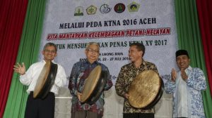 Gubernur Aceh Zaini Abdullah saat membuka Pekan Daerah (Peda) Kontak Tani Nelayan Andalan (KTNA) Aceh 2016 menyongsong Penas KTNA 2017.