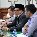 Pimpinan beserta Anggota Komisi III DPRA menerima kunjungan kerja Komisi C DPRD Provinsi Riau. (Foto IST)