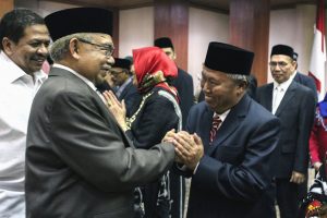 Zaini Abdullah bersama Hasanuddin Darjo (PM/Oviyandi Emnur)