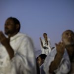 Salat Subuh Berhias Bintang di Gua Hira