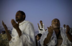 Salat Subuh Berhias Bintang di Gua Hira