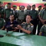 Mantan Kombatan GAM Aceh Barat Serahkan Senjata AK 56 ke TNI