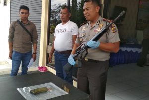 Lagi, Warga Meulaboh Serahkan Senjata ke Polisi