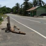 Awas, Ada Lobang Menganga di Jalan Nasional Abdya