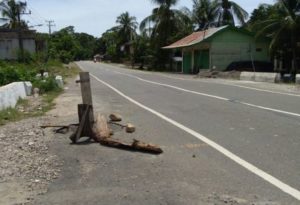 Awas, Ada Lobang Menganga di Jalan Nasional Abdya