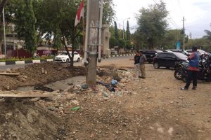 Proyek Penertiban Lahan Parkir di Jalan P Nyak Makam Rugikan Pemilik Toko