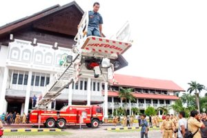 Konspirasi Menangkan PT Dhezan