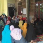 Suasana Duka di Rumah Bupati Pidie, Ratusan Orang Menunggu Jenazah Almh Syarifah