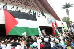 Bela Palestina, Massa FPI Aceh Ajak Boikot Produk AS dan Israel