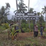 Pemuda Pulau Baguk Bersihkan Kuburan Massal Korban Tsunami