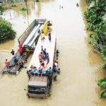 Di Tengah Kepungan Banjir