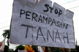 Merampas Tanah Rakyat