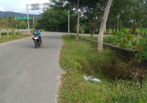 Lubang di Samping Jalan Komplek Perkantoran Abdya Bahayakan Pengendara