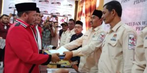 Calon Petahana Pilkada Pijay Mendaftar ke KIP