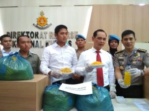 Polisi dan BPOM Sita Mie Berformalin di Pasar Lambaro