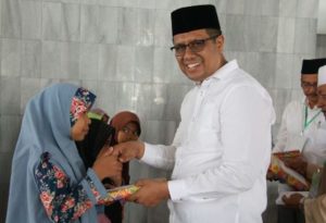 Peringati Maulid, Majelis Taklim Santuni 100 Anak Yatim