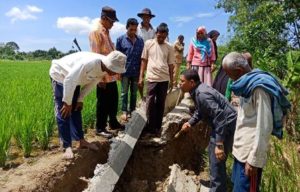 Baru Sebulan Dibangun, Parit di Suka Makmue Amblas Seketika