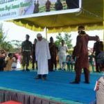 Pasangan mesum di cambuk di Aceh Singkil.