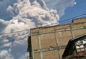 Dinkes Imbau Warga Waspada Abu Vulkanik Gunung Sinabung