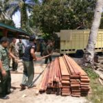 Petugas BKPH Amankan Kayu Tak Bertuan di Perangusan Singkil