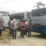 Puluhan Sopir Bus Sekolah Bertahan di Gedung DPRK Pidie