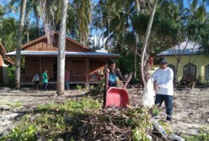 Dinas Pariwisata dan Polisi Bersih-bersih di Pulau Palambak