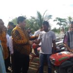 15 Koptan Terima Bantuan Hand Traktor