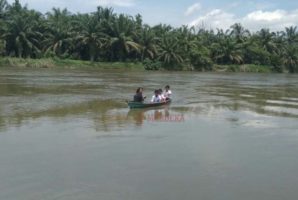 Miris, Murid SD di Singkil Harus Bertaruh Nyawa Seberangi Sungai untuk Sekolah