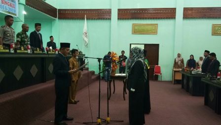 Asmawati Dilantik Sebagai Anggota DPRK