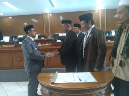 Sampaikan LKPJ 2017, Bupati Aceh Jaya Paparkan Sejumlah Keberhasilan