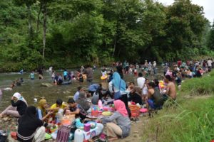 Meugang di Subulussalam, Warga Padati Wisata Pemandian