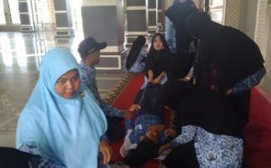 Puluhan Siswa Pingsan saat Upacara Hardiknas di Aceh Jaya