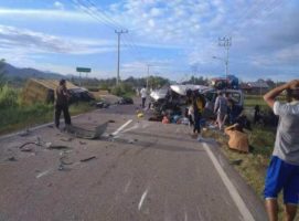 Mini Bus KIA Kontra Truk Hercules di Abdya, Belasan Mahasiswa Simeulue Luka-luka