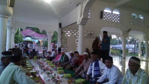 Warga Masjid Lancok Undang Aiyub Abbas Buka Puasa Bersama